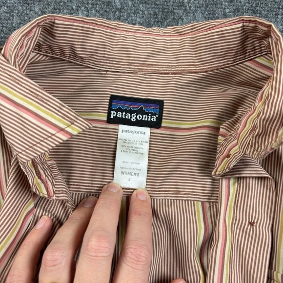 PATAGONIA Women’s Striped Long Sleeved Button down shirt size: 4 - Picture 3 of 5